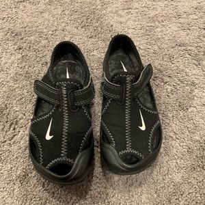 Nike sandal for toddler